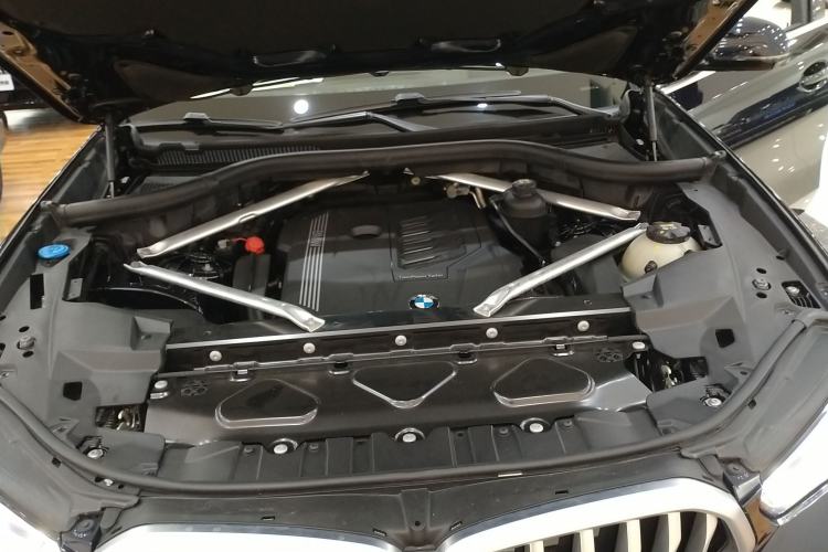 Used BMW X6 2022 xDrive40i Luxury Edition M Sport Package Engine Bay