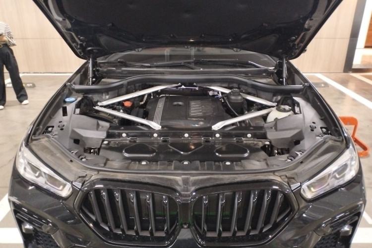 Used BMW X6 2022 Second Facelift xDrive40i Luxury Version M Sport Package Engine Bay