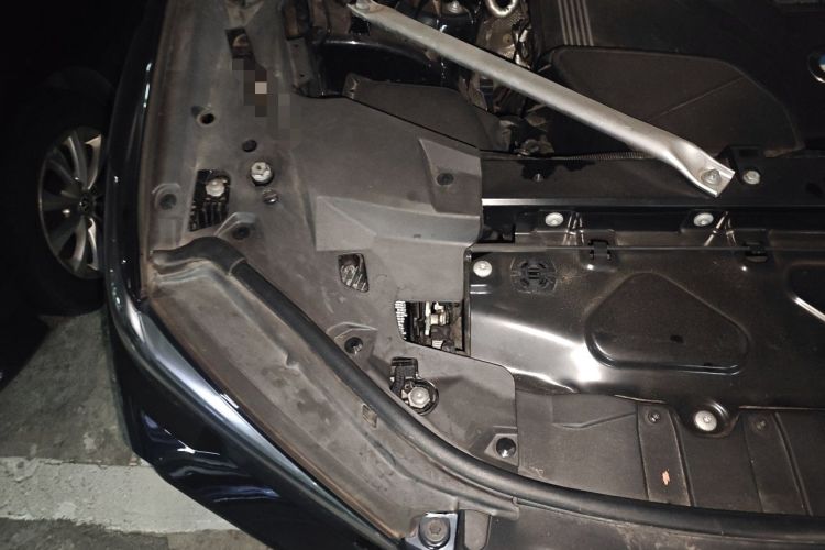 Used BMW X6 2022 Restyled xDrive30i M Sport Package Engine Bay Right