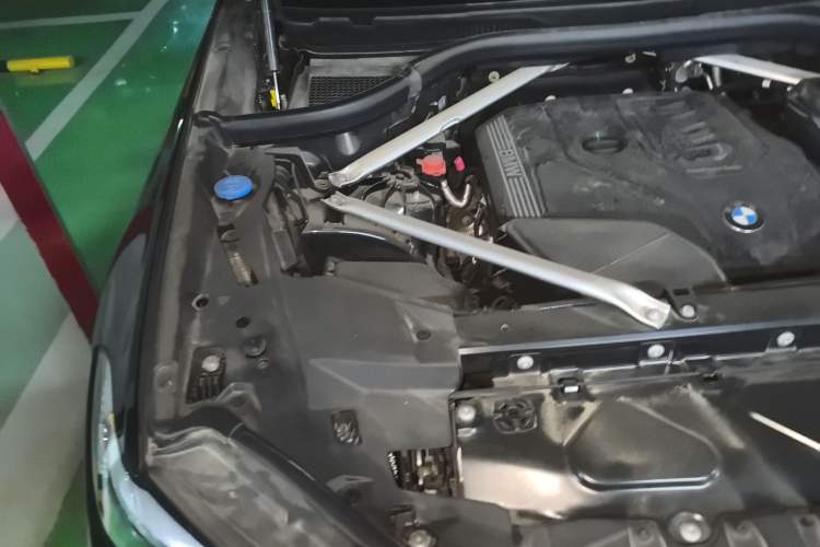 Used BMW X6 2022 Restyled xDrive30i M Sport Package Engine Bay Right