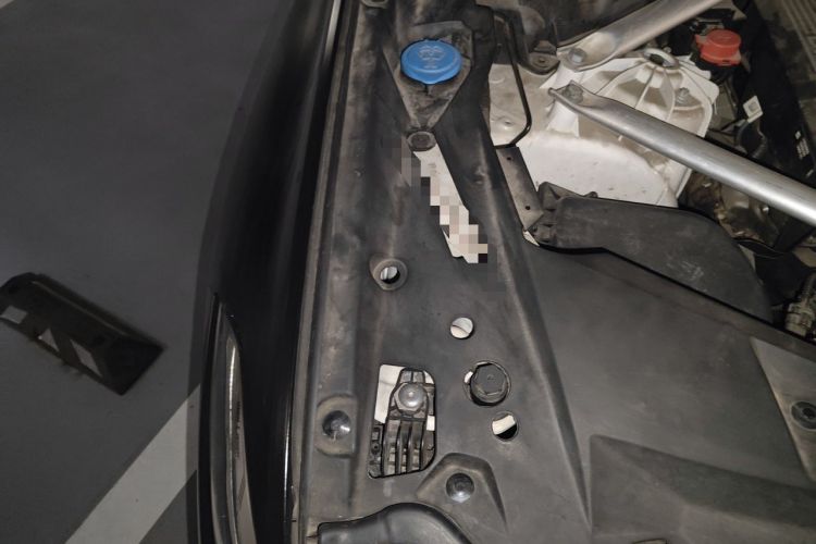 Used BMW X6 2022 xDrive30i M Sport Package Engine Bay Right