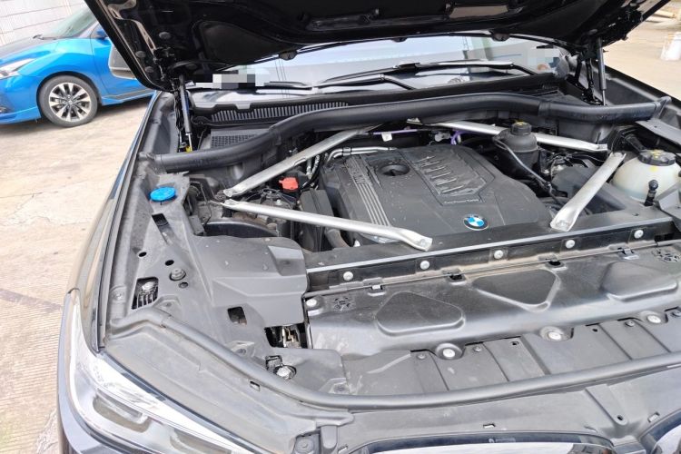 Used BMW X6 2022 Second Facelift xDrive40i M Sport Package Engine Bay Right