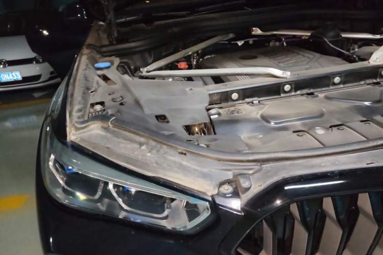 Used BMW X6 2022 Restyled xDrive40i M Sport Package Engine Bay Right