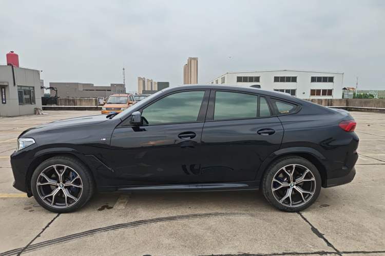 Used BMW X6 2022 Second Facelift xDrive40i M Sport Package Exterior 1