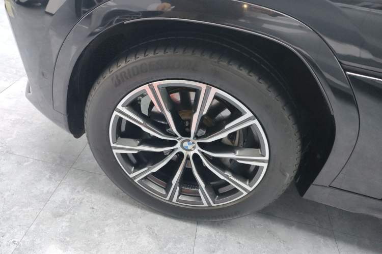Used BMW X6 2022 xDrive40i M Sport Package Exterior 4