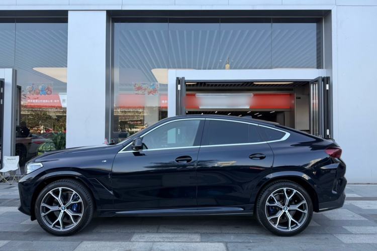 Used BMW X6 2022 xDrive40i Luxury Edition M Sport Package Exterior 4