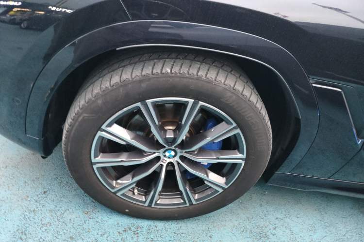 Used BMW X6 2022 Restyled xDrive40i M Sport Package Exterior 7