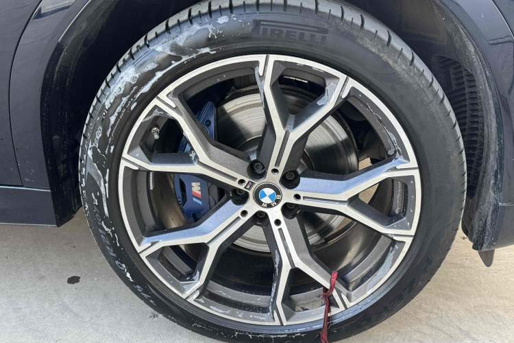 Used BMW X6 2022 Second Facelift xDrive40i M Sport Package Exterior 9