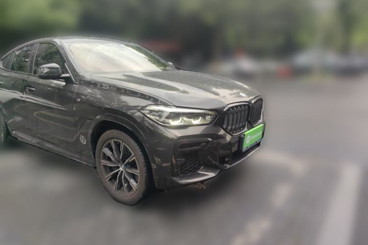 Used BMW X6 2022 Restyled xDrive30i M Sport Package Front Right 45 Deg