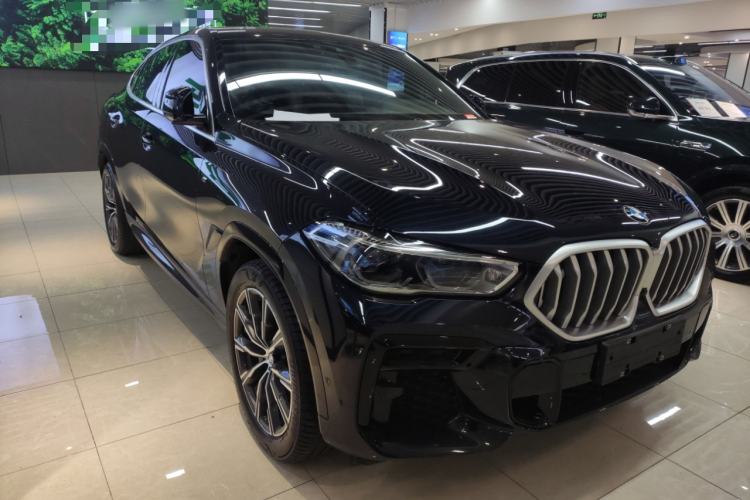 Used BMW X6 2022 Restyled xDrive40i M Sport Package Front Right 45 Deg