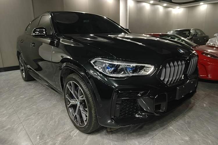 Used BMW X6 2022 Restyled xDrive40i M Sport Package Front Right 45 Deg