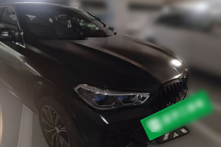 Used BMW X6 2022 xDrive30i M Sport Package Front Right 45 Deg