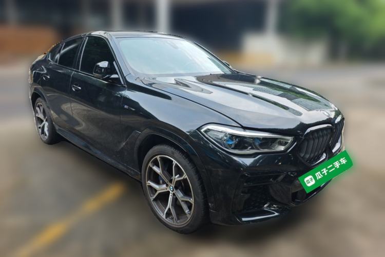 Used BMW X6 2022 Second Facelift xDrive40i M Sport Package Front Right 45 Deg