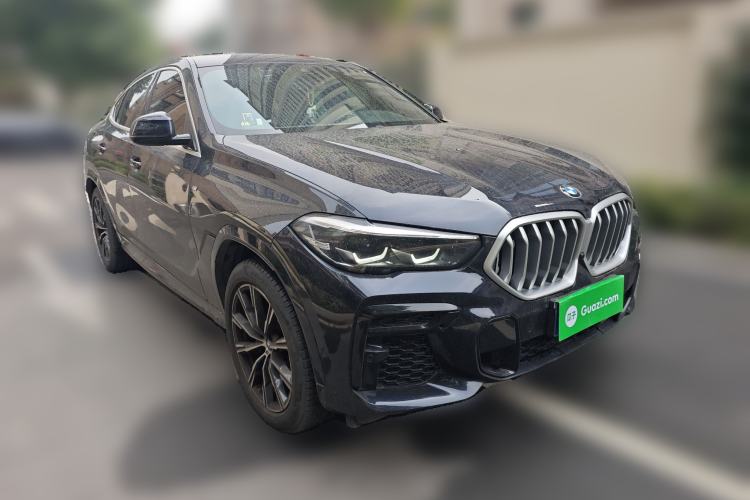 Used BMW X6 2022 xDrive30i M Sport Package Front Right 45 Deg