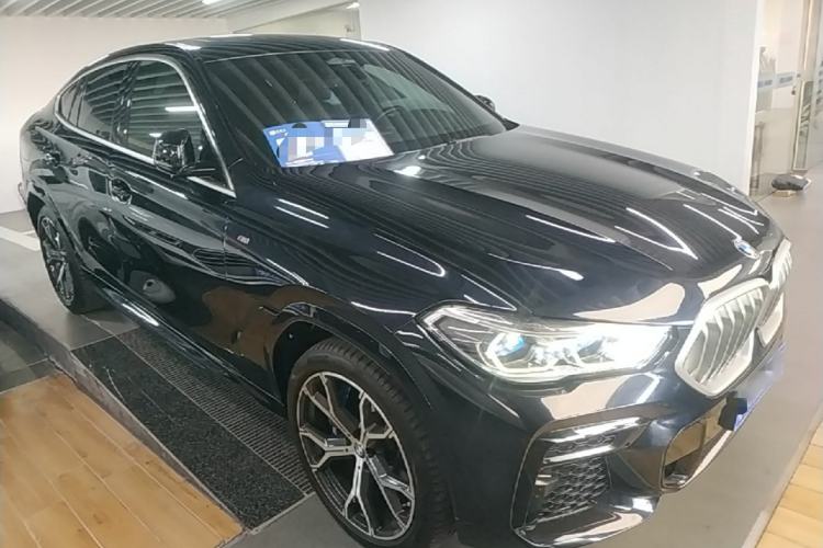 Used BMW X6 2022 xDrive40i Luxury Edition M Sport Package Front Right 45 Deg