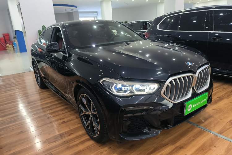 Used BMW X6 2022 xDrive40i Luxury Edition M Sport Package Front Right 45 Deg
