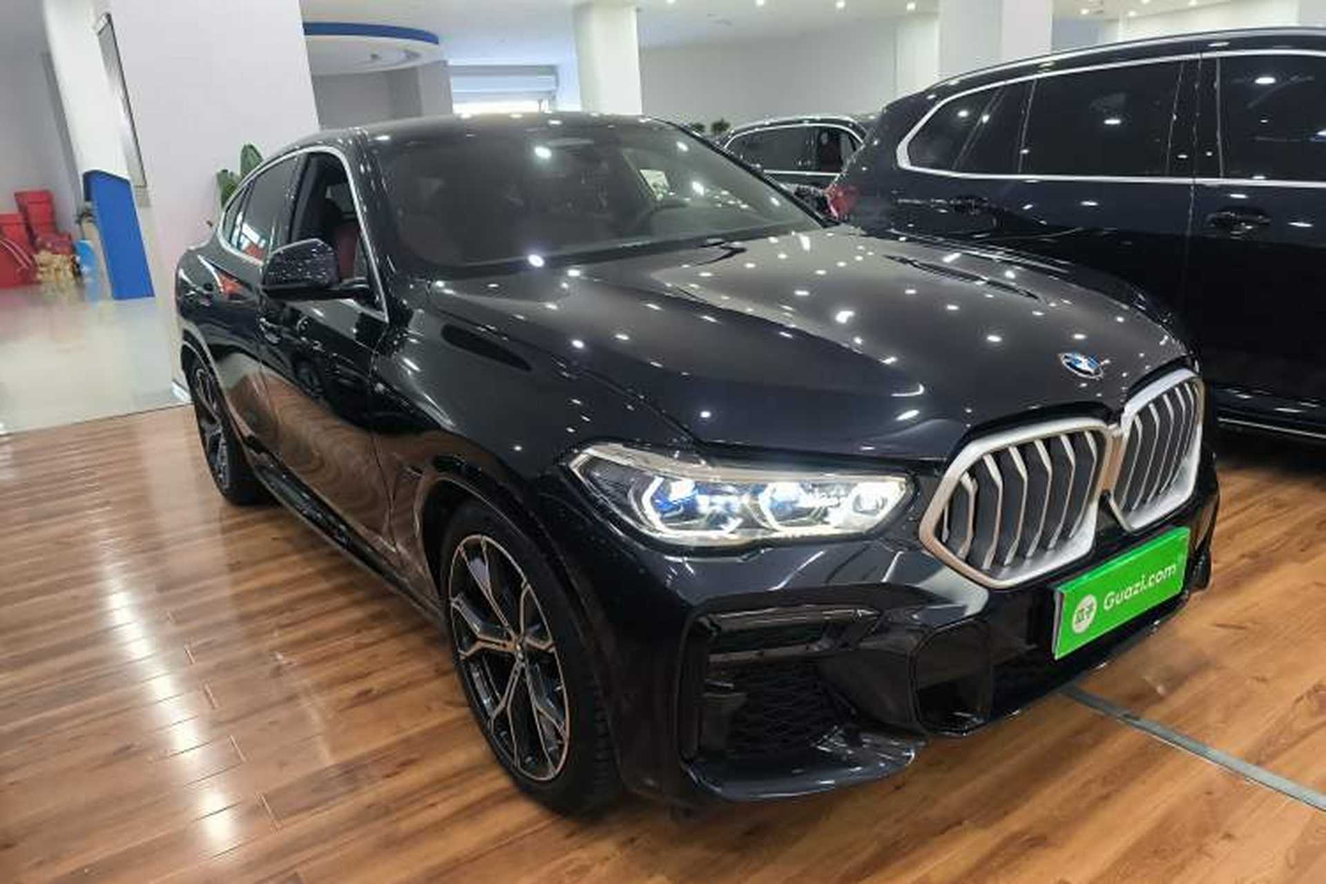 Used BMW X6 2022 xDrive40i Luxury Edition M Sport Package Front Right 45 Deg