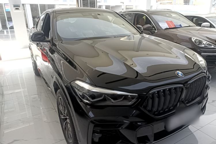 Used BMW X6 2022 Restyled xDrive30i M Sport Package Front Right 45 Deg