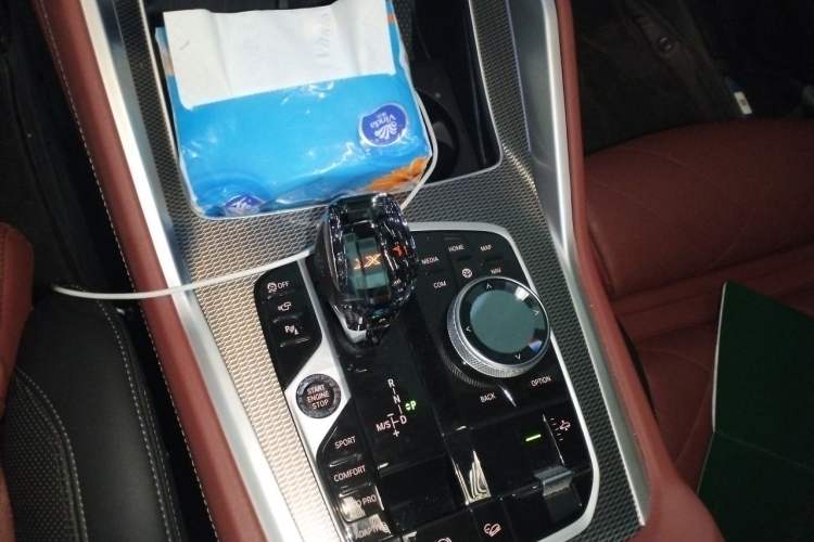 Used BMW X6 2022 Second Facelift xDrive40i Luxury Version M Sport Package Gear Lever