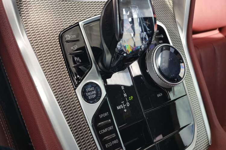 Used BMW X6 2022 Second Facelift xDrive40i M Sport Package Gear Lever