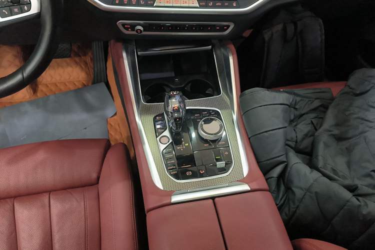 Used BMW X6 2022 xDrive40i Luxury Edition M Sport Package Gear Lever