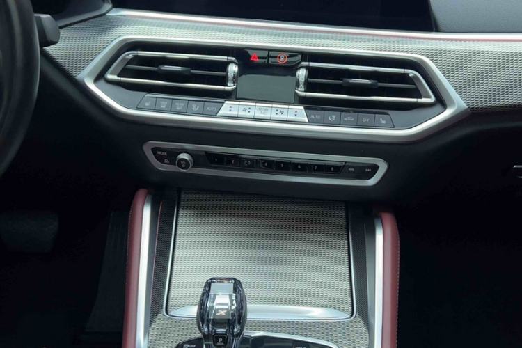 Used BMW X6 2022 Second Facelift xDrive40i M Sport Package Interior 3