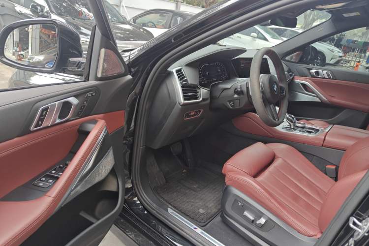 Used BMW X6 2022 Restyled xDrive30i M Sport Package Interior 3