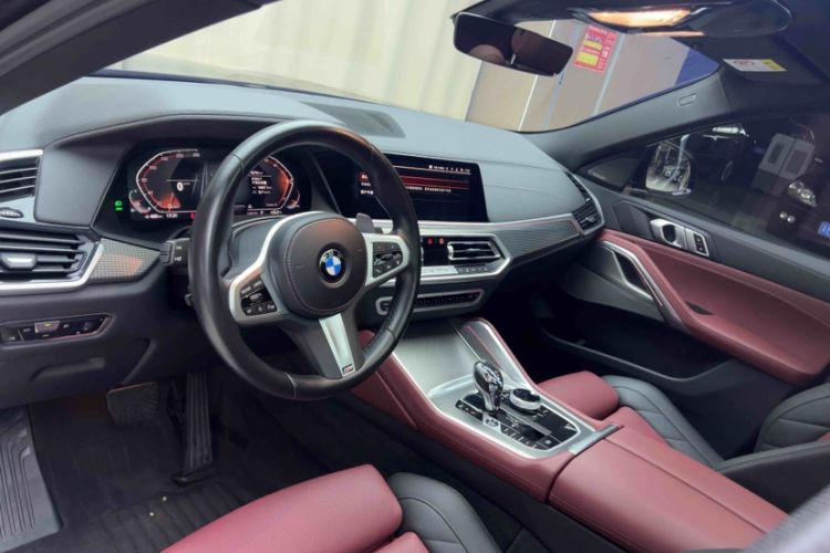 Used BMW X6 2022 Second Facelift xDrive40i M Sport Package Interior 5