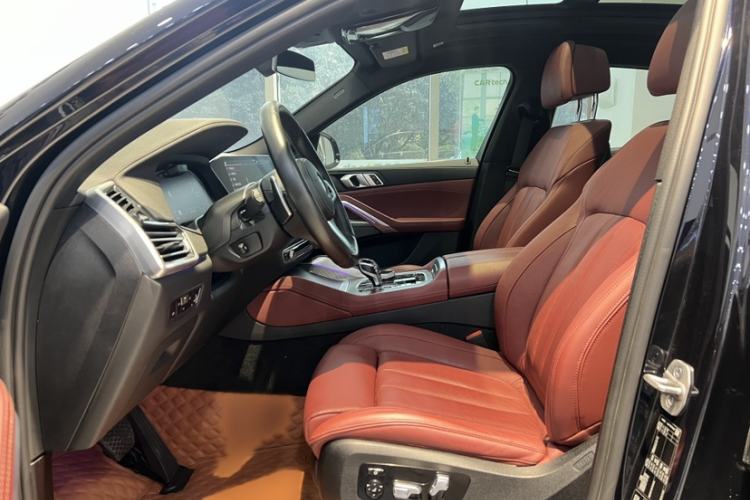 Used BMW X6 2022 xDrive40i Luxury Edition M Sport Package Interior 5