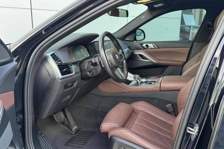 Used BMW X6 2022 Second Facelift xDrive40i M Sport Package Interior 6