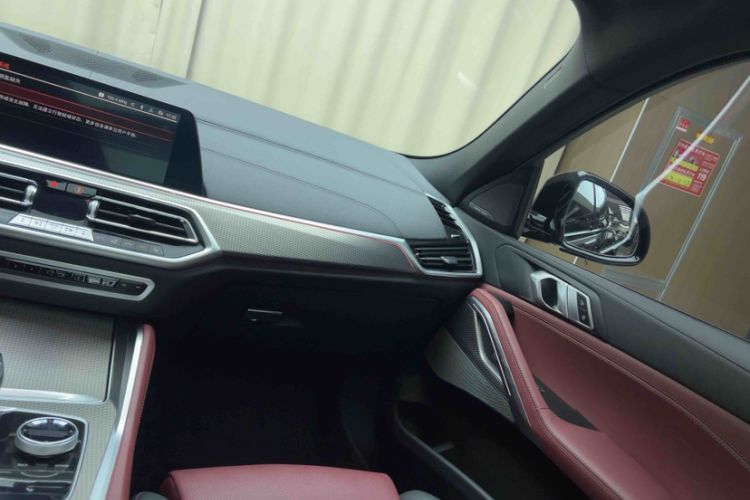 Used BMW X6 2022 Second Facelift xDrive40i M Sport Package Interior 7