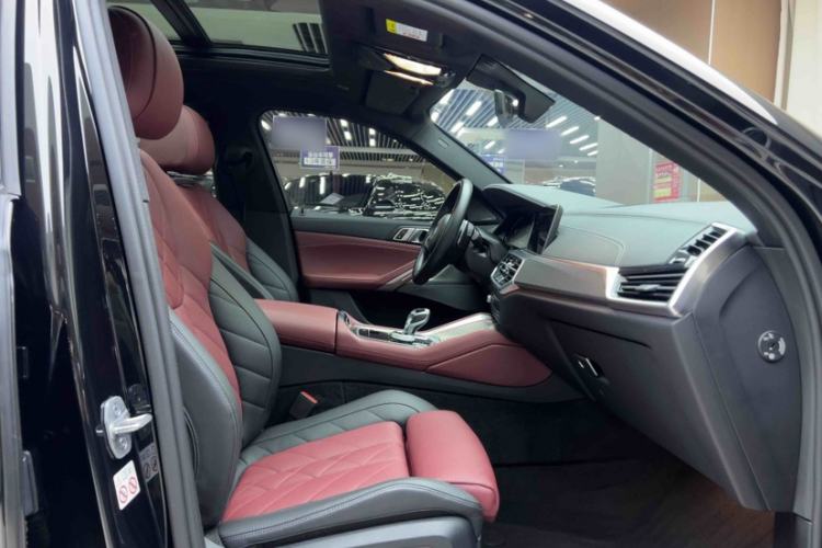Used BMW X6 2022 Second Facelift xDrive40i M Sport Package Interior 8