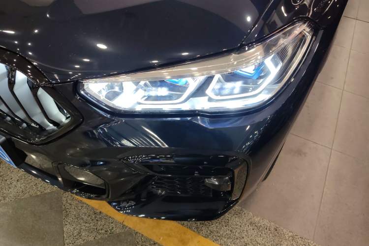 Used BMW X6 2022 Second Facelift xDrive40i Luxury Version M Sport Package Left Front Headlight