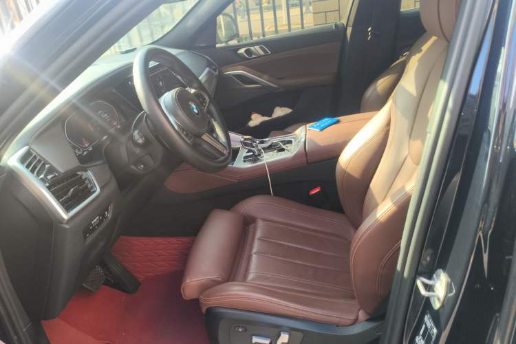 Used BMW X6 2022 xDrive40i M Sport Package Left Front Seat