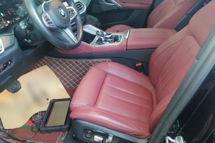 Used BMW X6 2022 xDrive40i Luxury Edition M Sport Package Left Front Seat