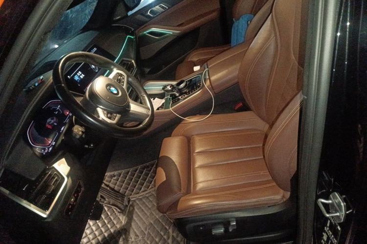 Used BMW X6 2022 Second Facelift xDrive40i M Sport Package Left Front Seat
