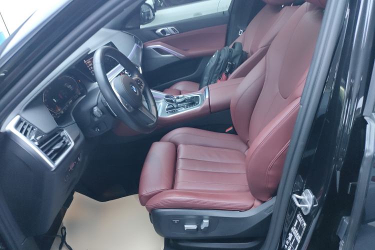 Used BMW X6 2022 xDrive40i M Sport Package Left Front Seat