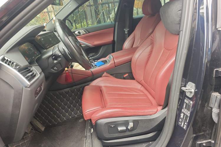 Used BMW X6 2022 xDrive30i M Sport Package Left Front Seat