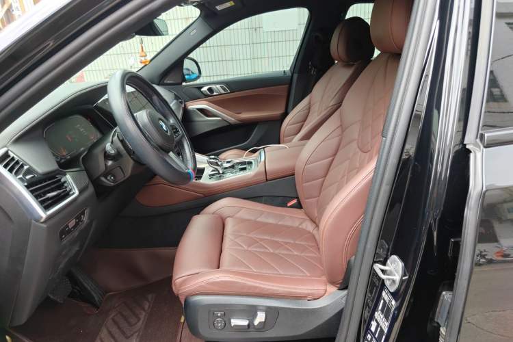 Used BMW X6 2022 Second Facelift xDrive40i M Sport Package Left Front Seat
