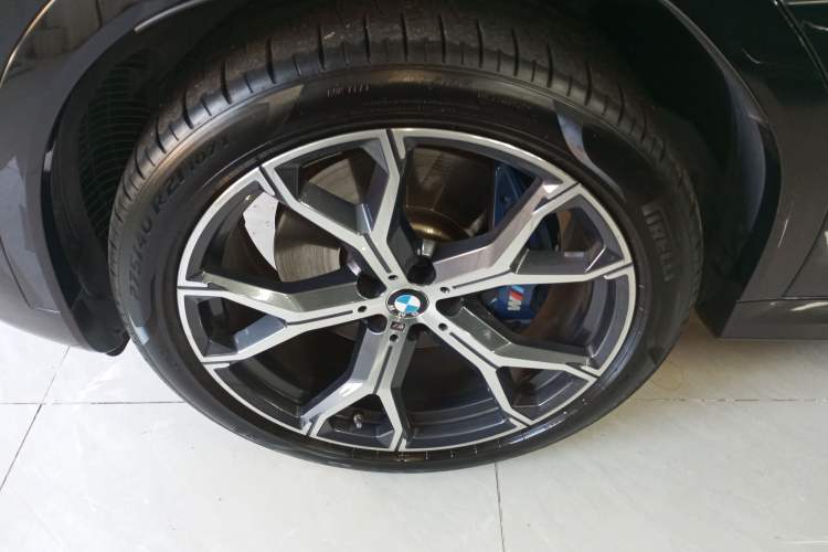 Used BMW X6 2022 Restyled xDrive40i M Sport Package Left Front Wheel Hub
