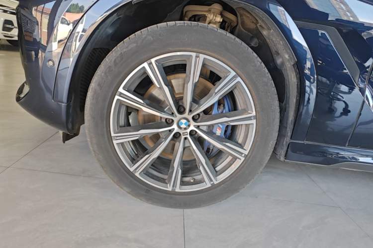 Used BMW X6 2022 Restyled xDrive30i M Sport Package Left Front Wheel Hub
