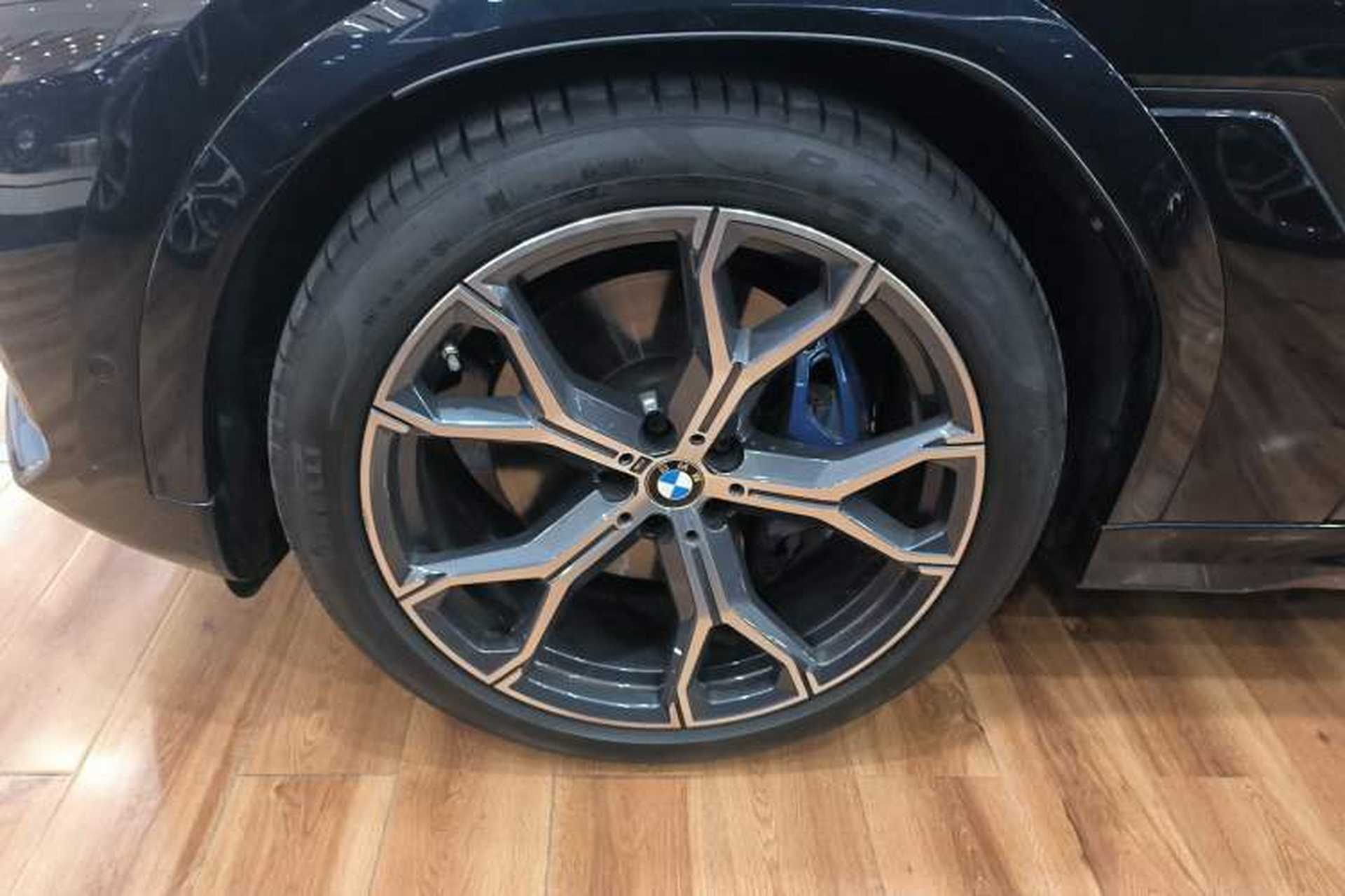 Used BMW X6 2022 xDrive40i Luxury Edition M Sport Package Left Front Wheel Hub