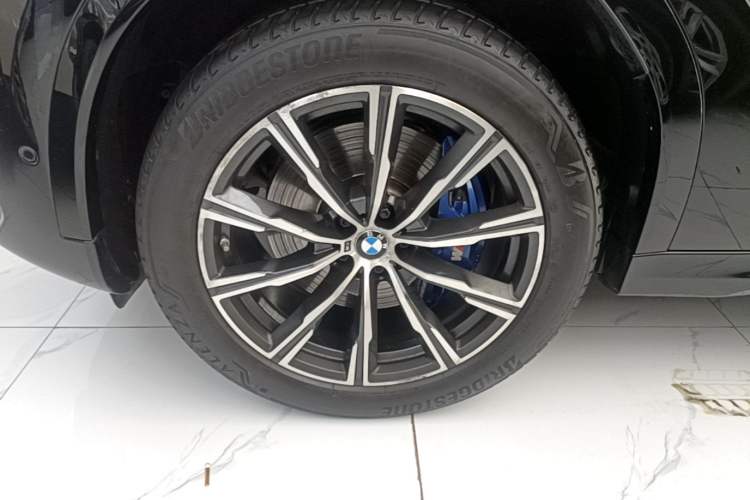 Used BMW X6 2022 Restyled xDrive30i M Sport Package Left Front Wheel Hub