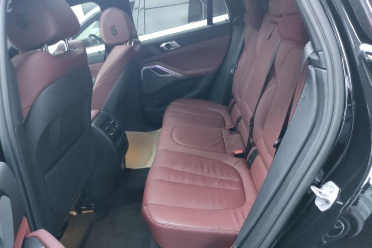 Used BMW X6 2022 xDrive40i M Sport Package Left Rear Seat