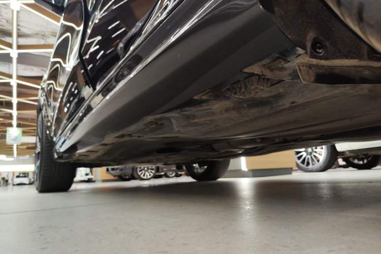 Used BMW X6 2022 Second Facelift xDrive40i M Sport Package Left Side Sill