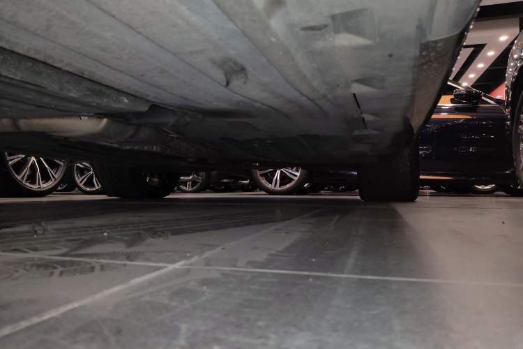 Used BMW X6 2022 Second Facelift xDrive40i Luxury Version M Sport Package Left Side Sill