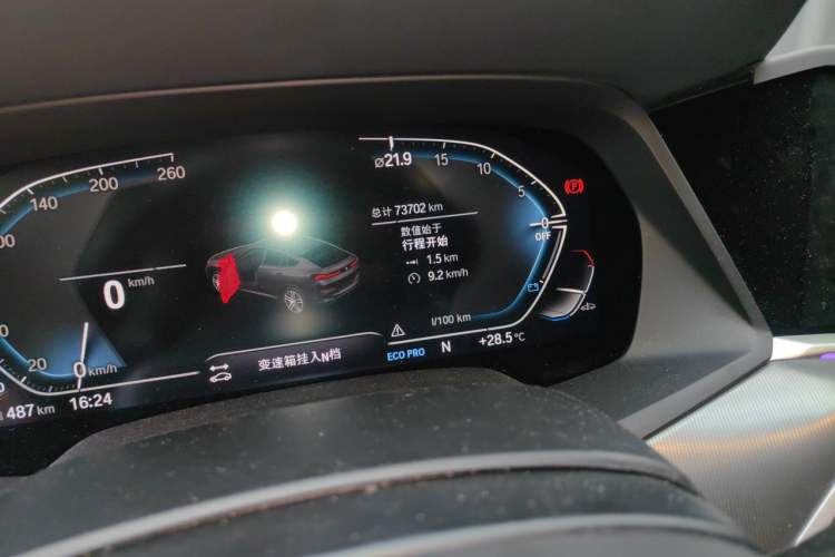 Used BMW X6 2022 Restyled xDrive30i M Sport Package Odometer Close Up