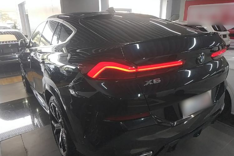 Used BMW X6 2022 xDrive40i Luxury Edition M Sport Package Rear Left 45 Deg