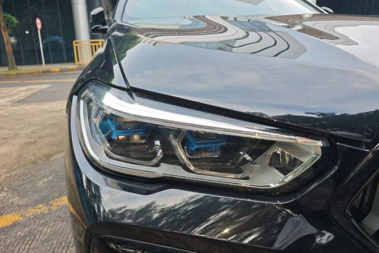 Used BMW X6 2022 Second Facelift xDrive40i M Sport Package Right Front Headlight