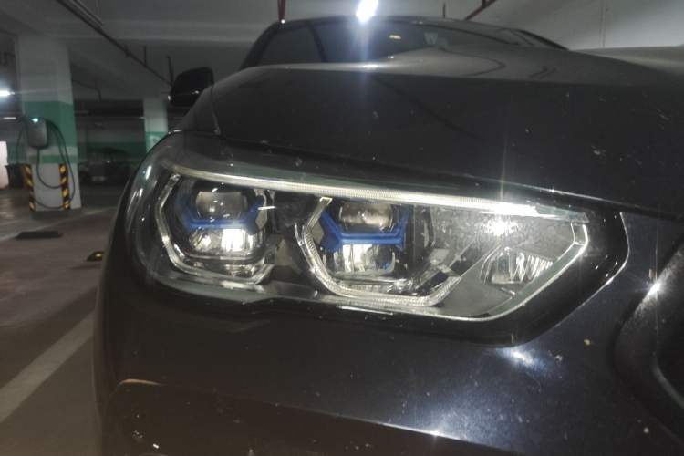 Used BMW X6 2022 Second Facelift xDrive40i Luxury Version M Sport Package Right Front Headlight